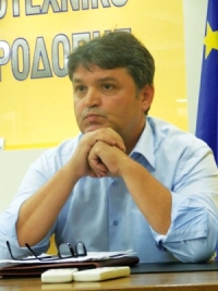 Ο Βησσαρίων είχε προσχωρήσει ολοψύχως στο λατινικό στρατόπεδο και έπαιζε το ρόλο του δογματικού διαφωτιστή και πολιτικού πράκτορα του παπισμού και των ηγεμόνων. Ελληνικοί πληθυσμοί ήταν από το 1204 υποταγμένοι στους Φράγκους. Αλλά για τον καρδινάλιο η Φρα