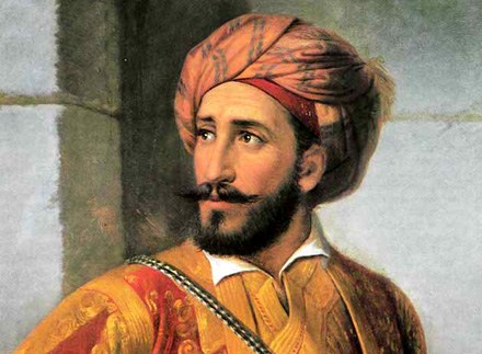 Ο Μακρυγιάννης ήταν αγράμματος. Μολονότι έφτασε ως το βαθμό του στρατηγού, δε βαστούσε από τζάκι. Ήτανε παιδί μιας φτωχής οικογένειας τσομπάνηδων και γεωργών της Ρούμελης.