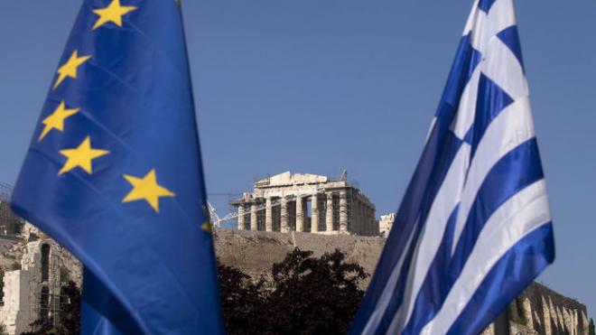 Τα ολονύχτια ρεβεγιόν, τα πανάκριβα δώρα, τα διακοποδάνεια, το φάγωμεν, πίωμεν δεν είναι Χριστούγεννα. Ο προ αιώνων Θεός της ταπεινής φάτνης, άλλα μας διδάσκει.